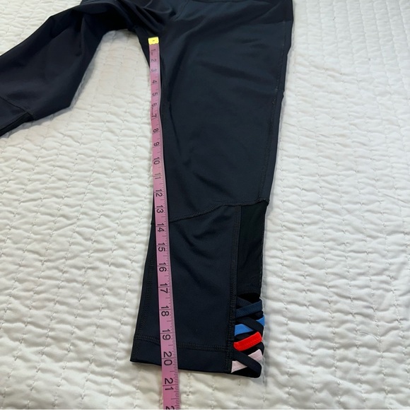 Fila Workout Black Capris with Red and Blue Accents in Size S - Picture 3 of 10
